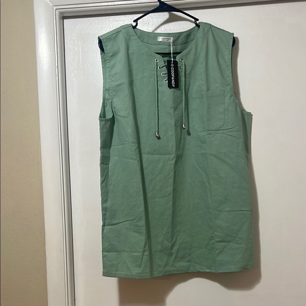 Coofandy sleeveless top size medium NWT